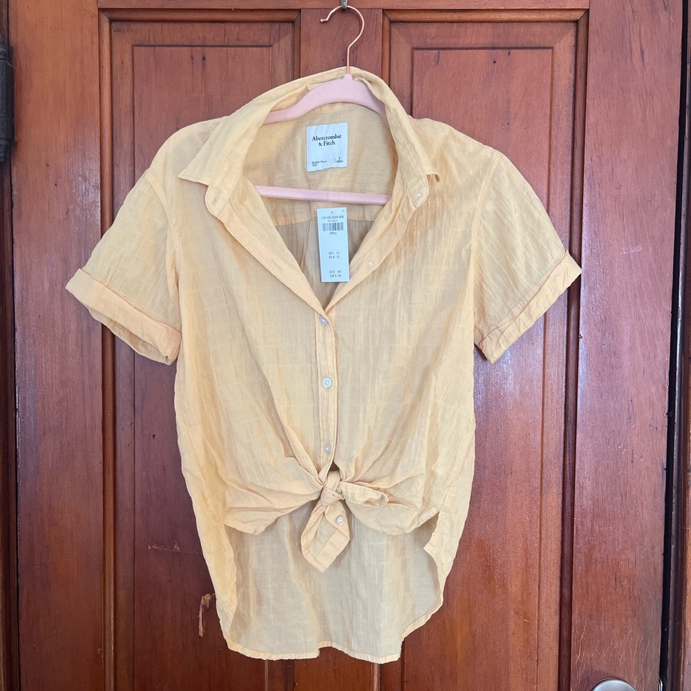 NWT Abercrombie Short-Sleeve Resort Boyfriend Shirt, pale gold, S